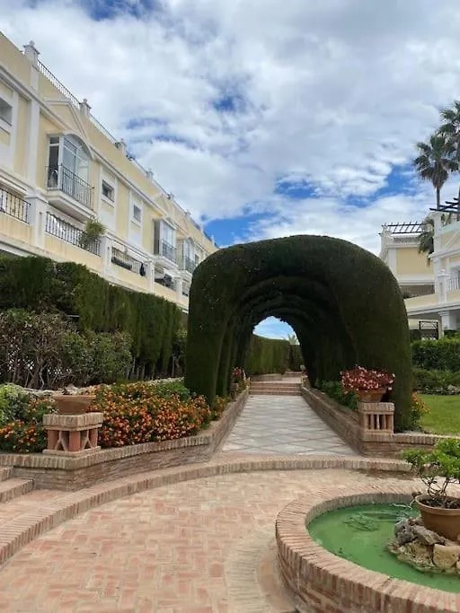 2Bedroom Apartment Aloha Nueva Andalucia 马尔韦利亚